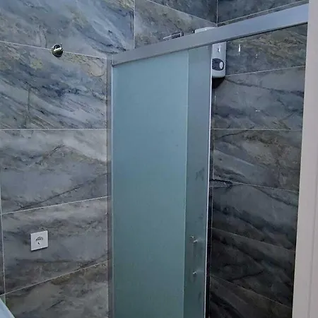 Dream Hotel 2*